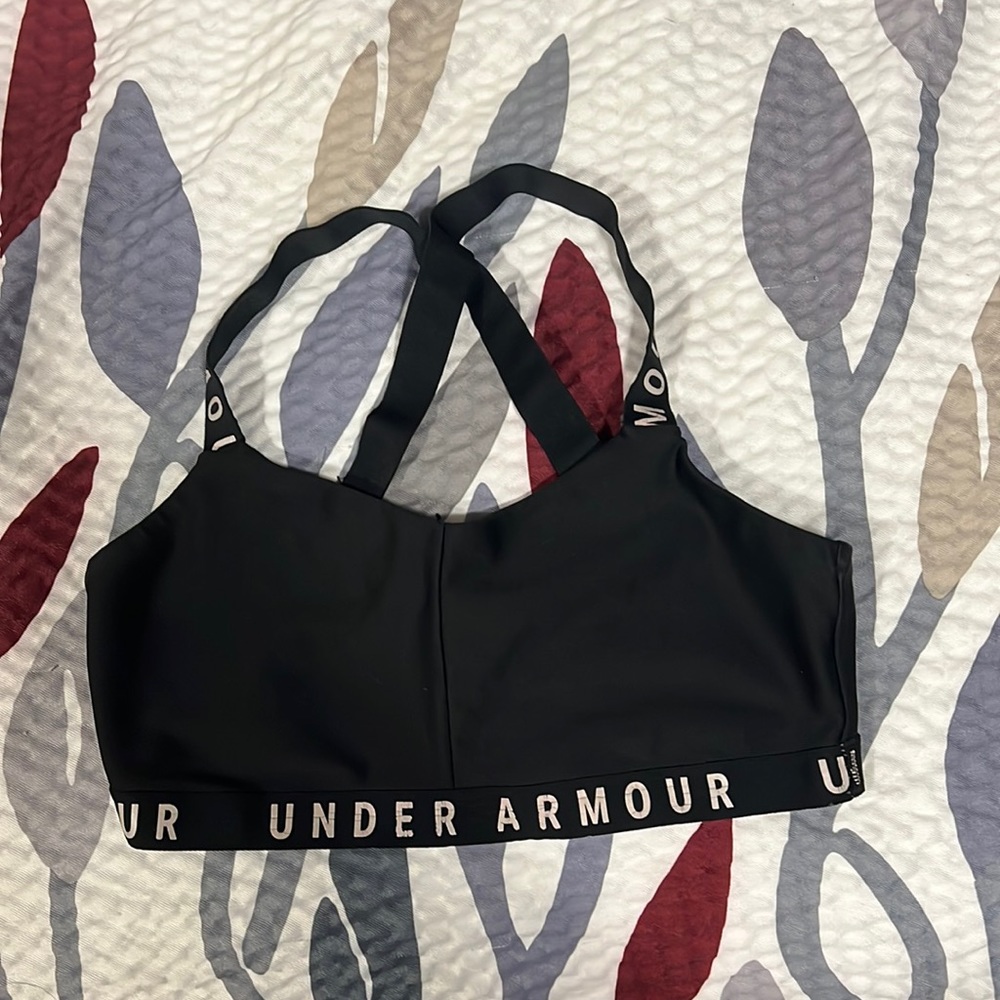 Medium Black Under Armour Sports Bra